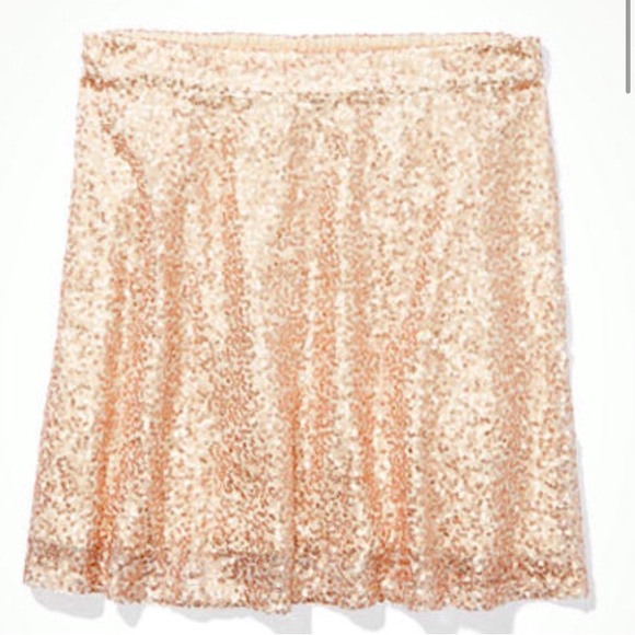 Rose Gold sequin mini skirt from American Eagle - Picture 2 of 10